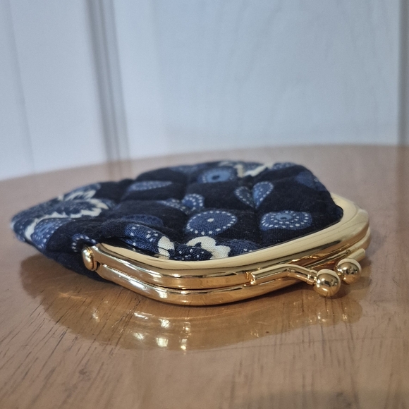 NWOT Vera Bradley Navy Blue Quilted Coin Purse Paisly Pattern Kiss Lock Retired - Picture 2 of 7